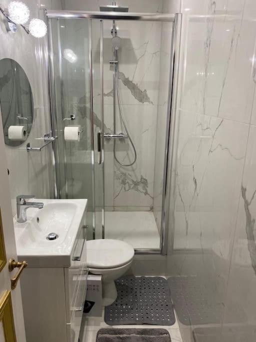 Premium Studio 2 Minutes Walk From Champs-Elysees 巴黎 外观 照片